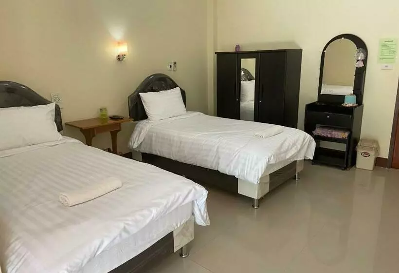 ホテル โกลเด้น