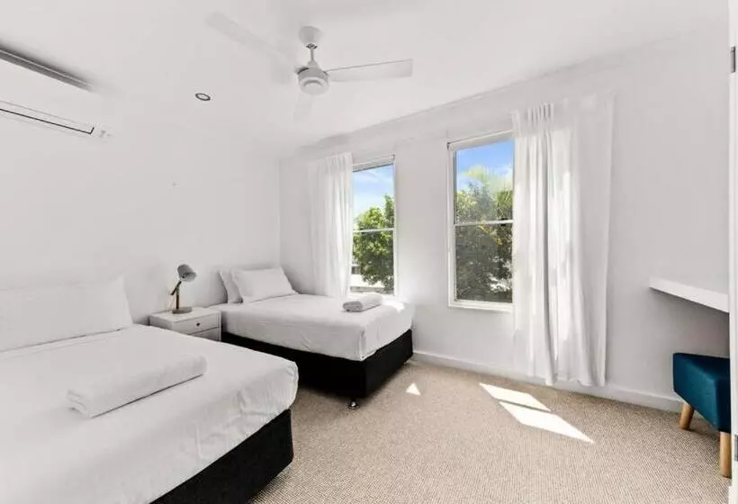 Barbados Ultimate Laid Back Holiday   Flat Stroll To River