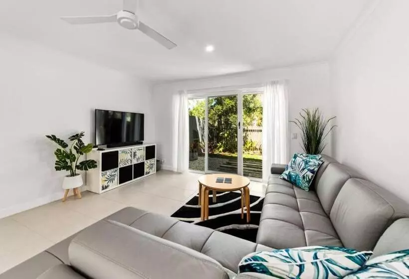 Barbados Ultimate Laid Back Holiday   Flat Stroll To River