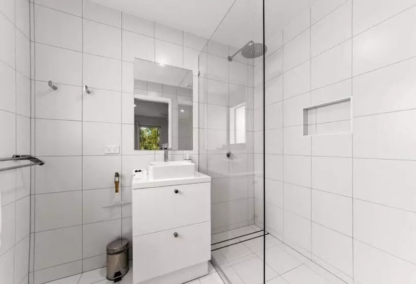 Barbados Ultimate Laid Back Holiday   Flat Stroll To River