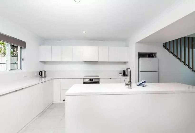 Barbados Ultimate Laid Back Holiday   Flat Stroll To River