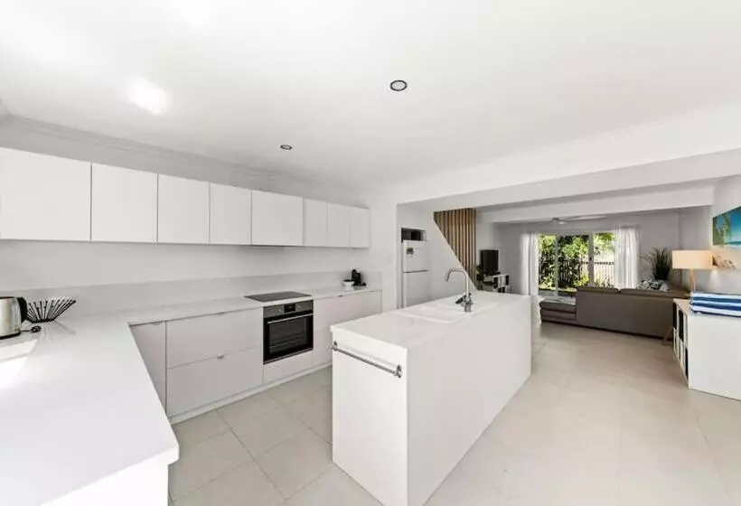 Barbados Ultimate Laid Back Holiday   Flat Stroll To River