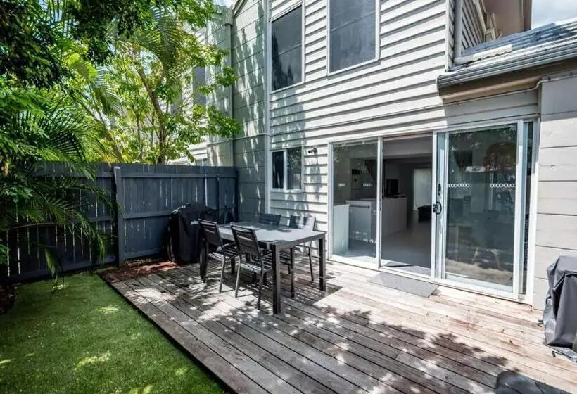 Barbados Ultimate Laid Back Holiday   Flat Stroll To River