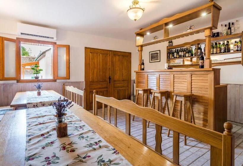 Szeparé Pinceház Szállás Villány Központi Részén