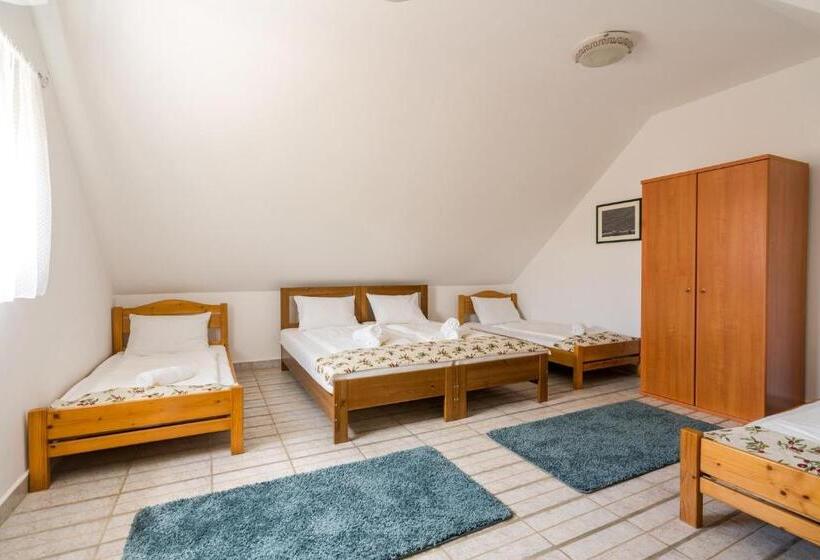 Szeparé Pinceház Szállás Villány Központi Részén