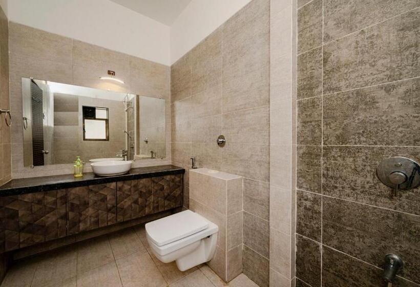 The Retreat Glasshouse Bungalow