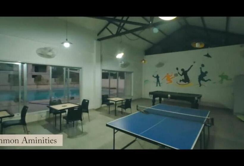 The Retreat Glasshouse Bungalow