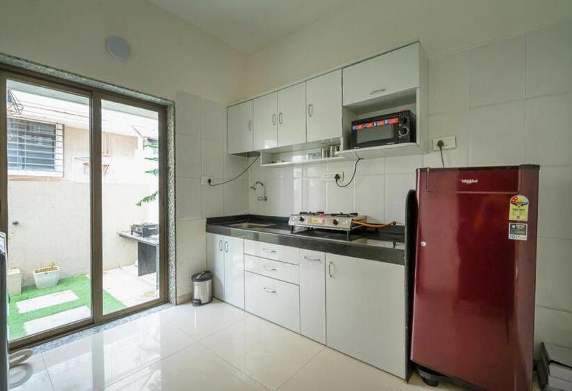 The Retreat Glasshouse Bungalow