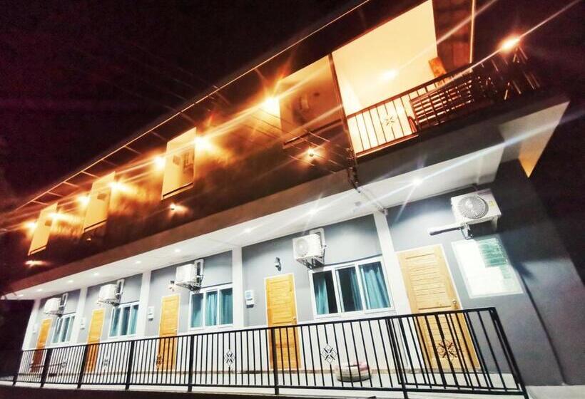 בית מלון כפרי ลิตเติ้ล ฮิลล์ สัตหีบ รีสอร์ท