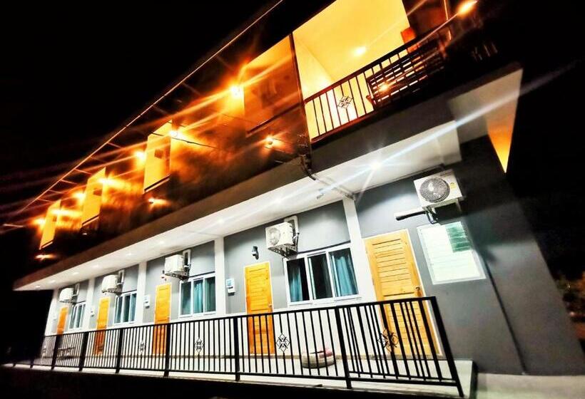 בית מלון כפרי ลิตเติ้ล ฮิลล์ สัตหีบ รีสอร์ท