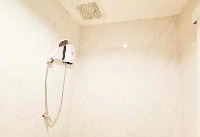 هتل ลิตเติ้ล ฮิลล์ สัตหีบ รีสอร์ท