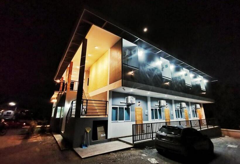 בית מלון כפרי ลิตเติ้ล ฮิลล์ สัตหีบ รีสอร์ท