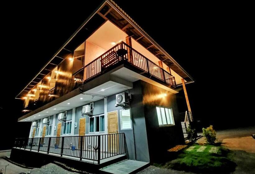 בית מלון כפרי ลิตเติ้ล ฮิลล์ สัตหีบ รีสอร์ท