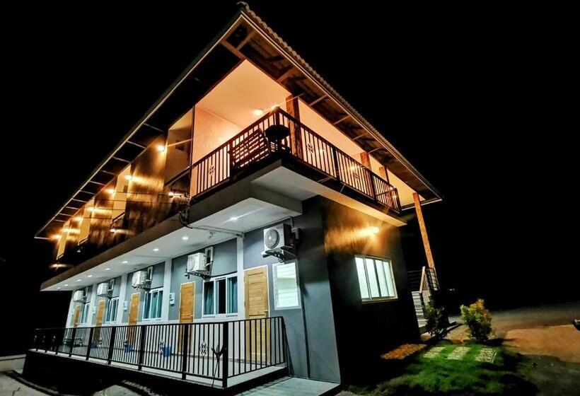 בית מלון כפרי ลิตเติ้ล ฮิลล์ สัตหีบ รีสอร์ท