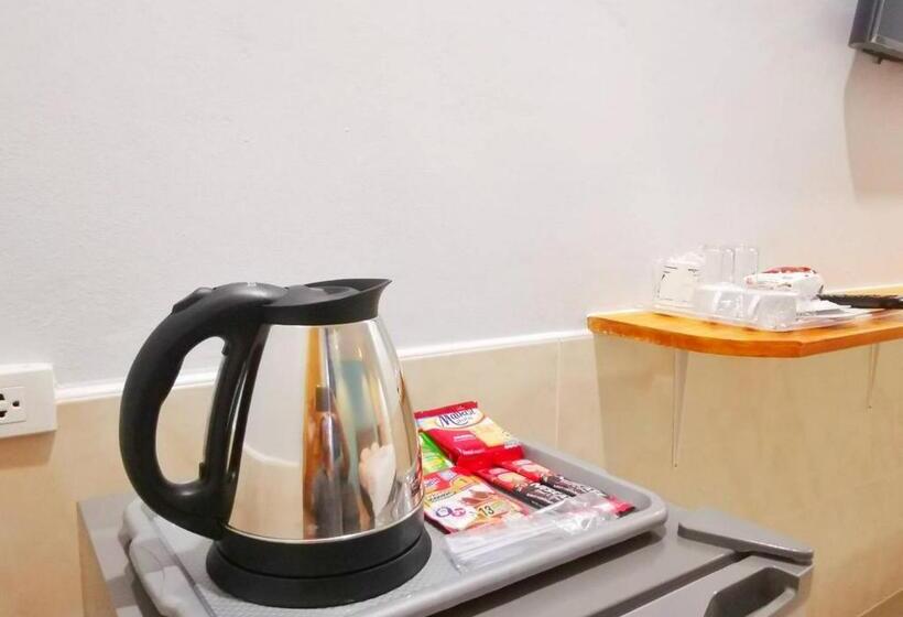 בית מלון כפרי ลิตเติ้ล ฮิลล์ สัตหีบ รีสอร์ท