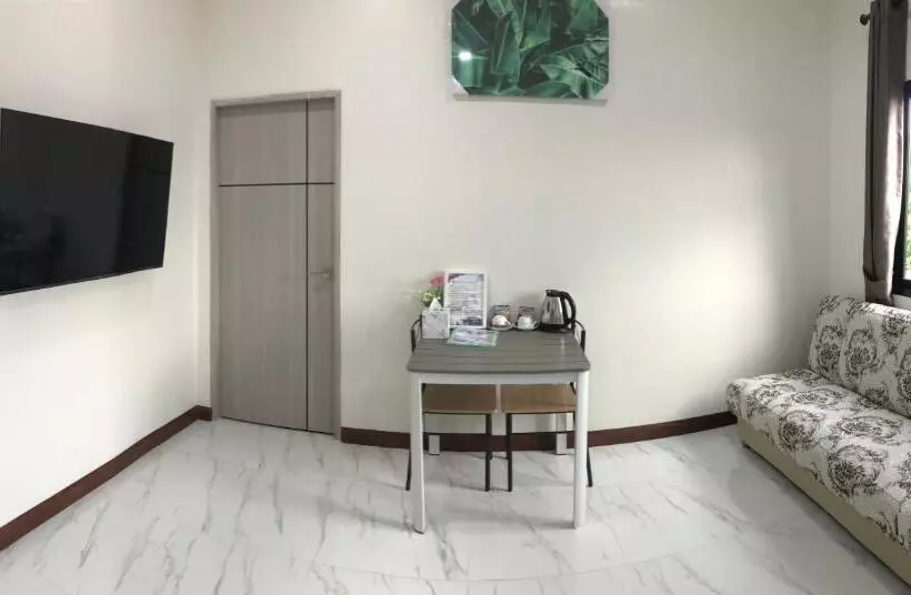 ホテル Park Villa Chaiyaphume