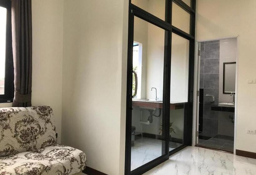 酒店 Park Villa Chaiyaphume