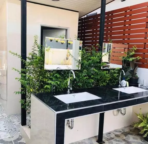 ホテル Park Villa Chaiyaphume