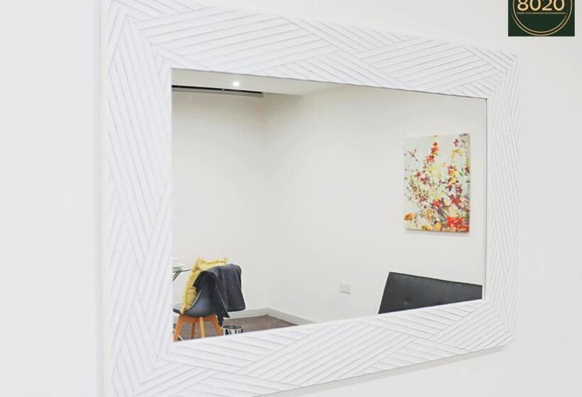 Lancing Apartments   Spacious 2 Bed   Sleeps 6   Burnham Village