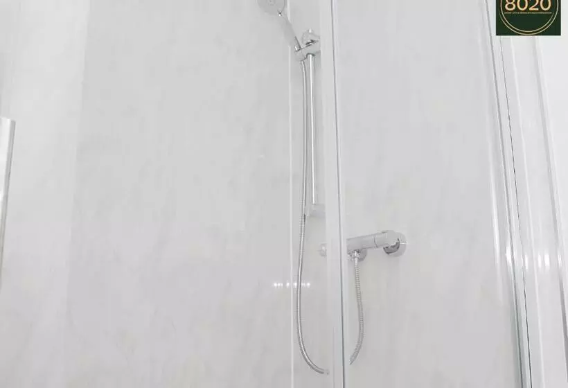 Lancing Apartments   Spacious 2 Bed   Sleeps 6   Burnham Village