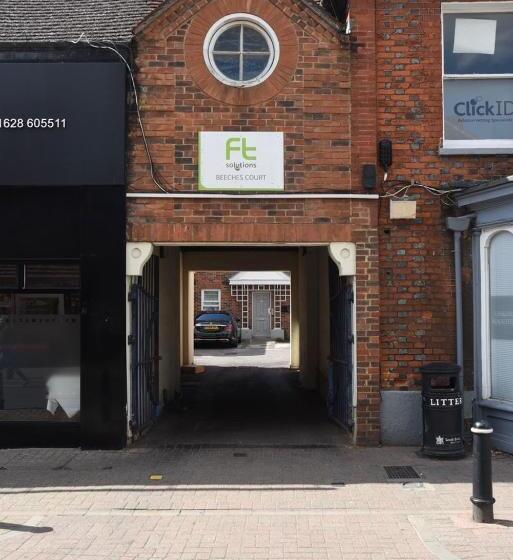 Lancing Apartments   Spacious 2 Bed   Sleeps 6   Burnham Village