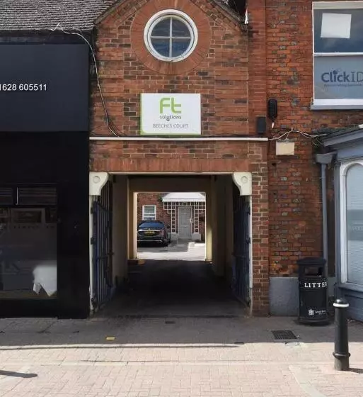 Lancing Apartments   Spacious 2 Bed   Sleeps 6   Burnham Village