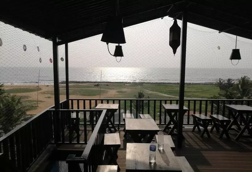 Le Petit Hotel & Restaurant