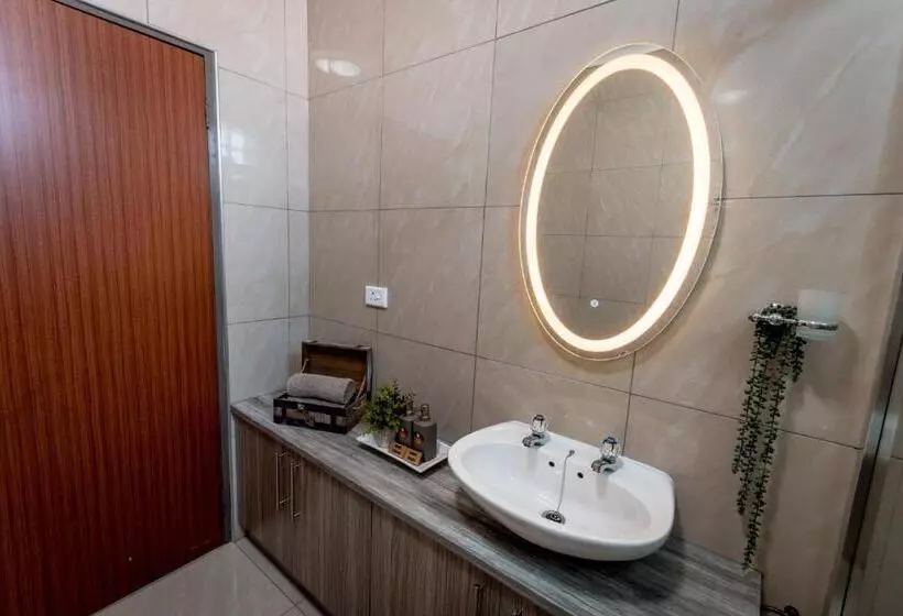 Meerkat Manor Self Catering & Accommodation Windhoek