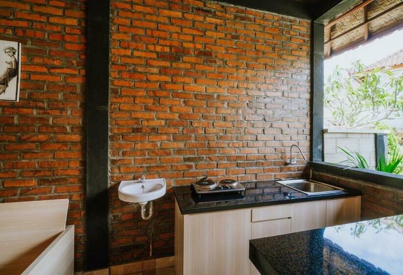 پانسیون Asri Village