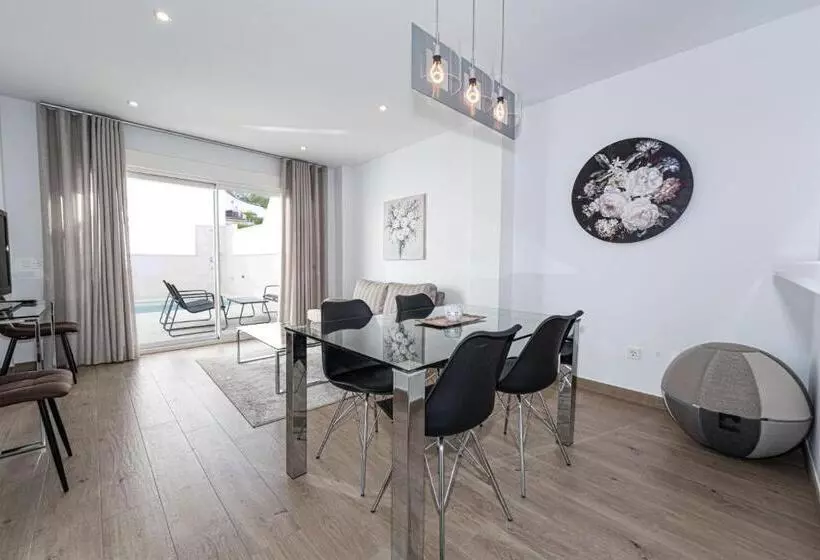 پانسیون Hostal Boutique Aurora