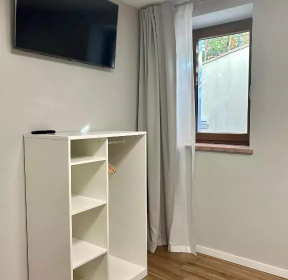 Pinestreet Apartment