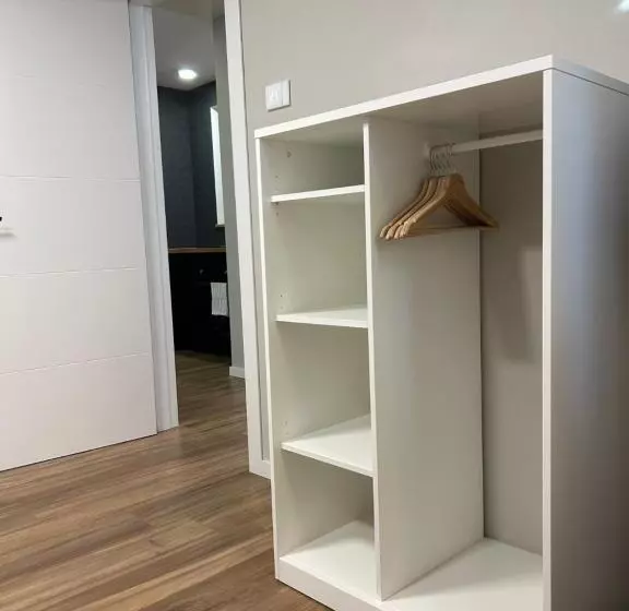 Pinestreet Apartment