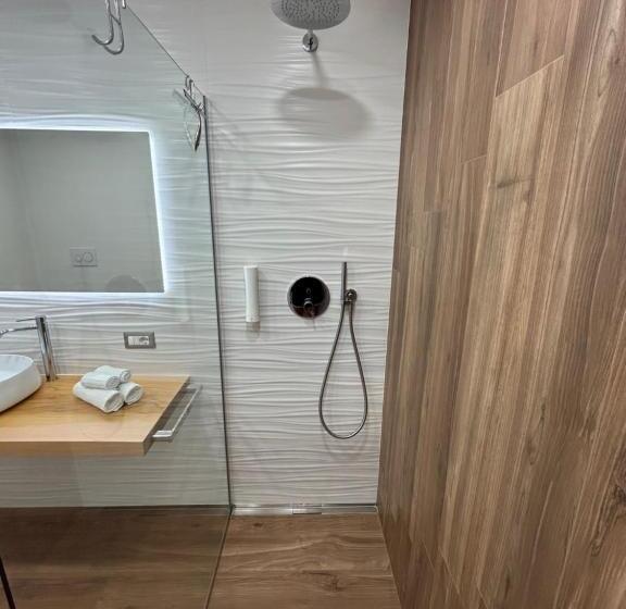 Pinestreet Apartment