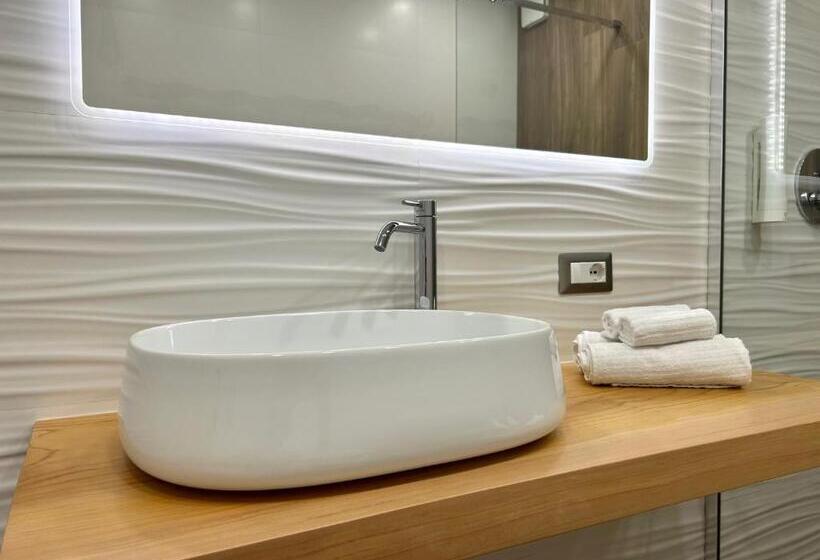 Pinestreet Apartment