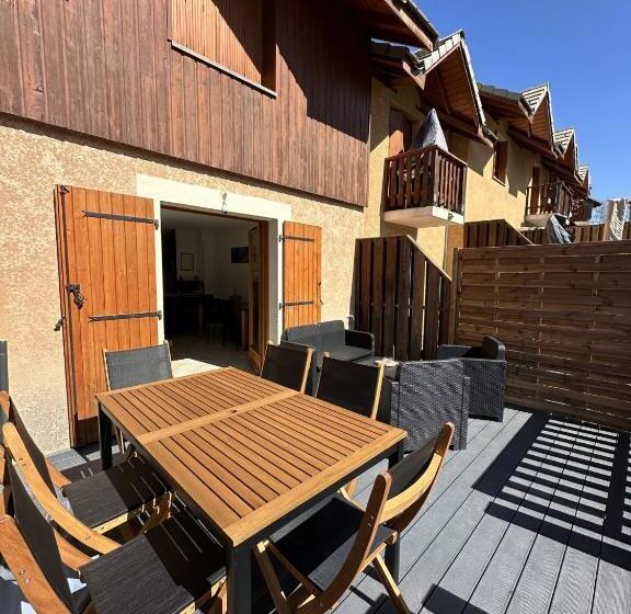 T3 Au Plan D’eau D’embrun Avec Garage Et Terrasse