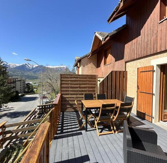 T3 Au Plan D’eau D’embrun Avec Garage Et Terrasse