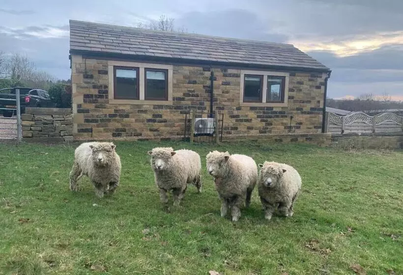 The Stables At Lower Carr Barn
