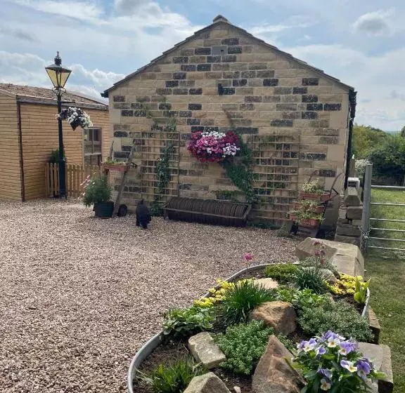 The Stables At Lower Carr Barn