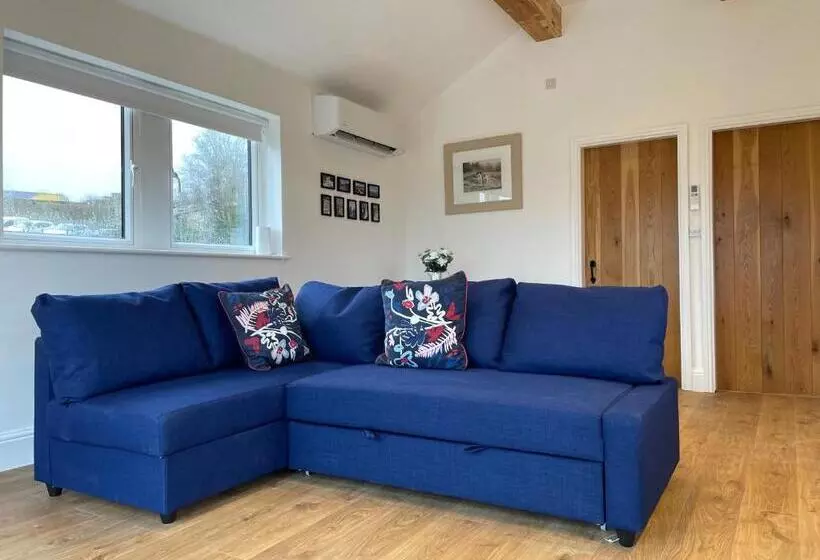 The Stables At Lower Carr Barn