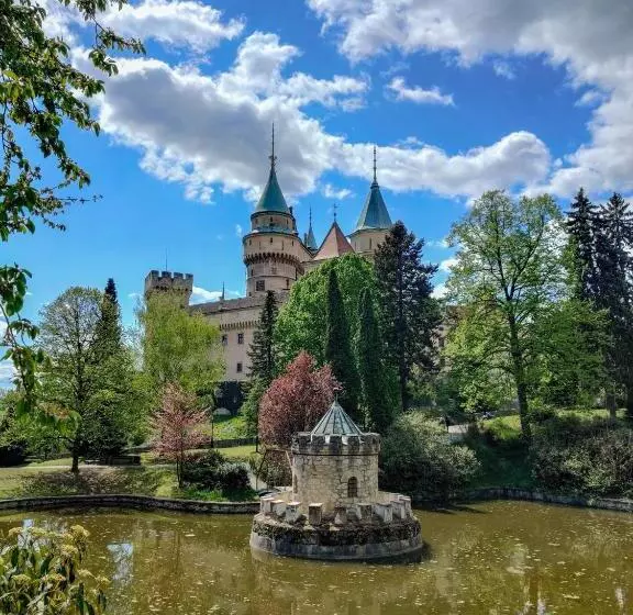 ホテル Rekreačné Zariadenie Bojnice   Nad Zámkom