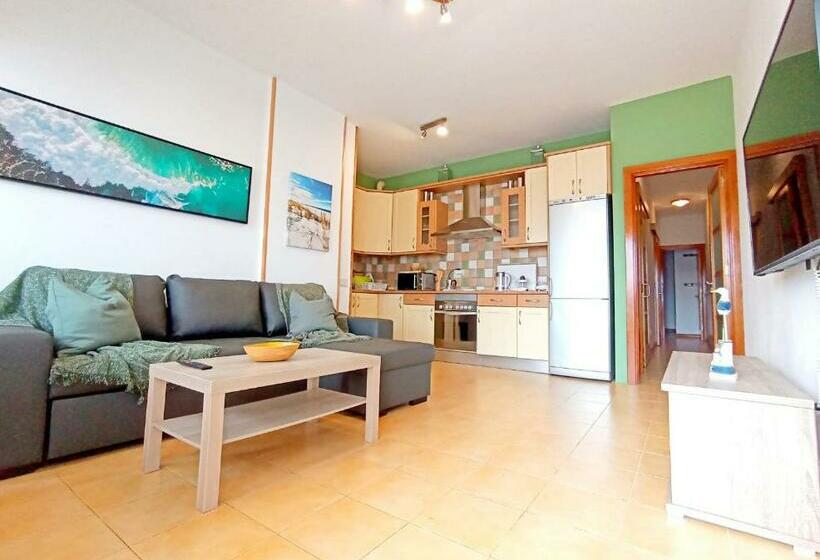 Lima Limon By The Sea, 2 Bedrooms, Central, High Speed Internet, Desk