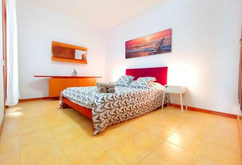 Lima Limon By The Sea, 2 Bedrooms, Central, High Speed Internet, Desk