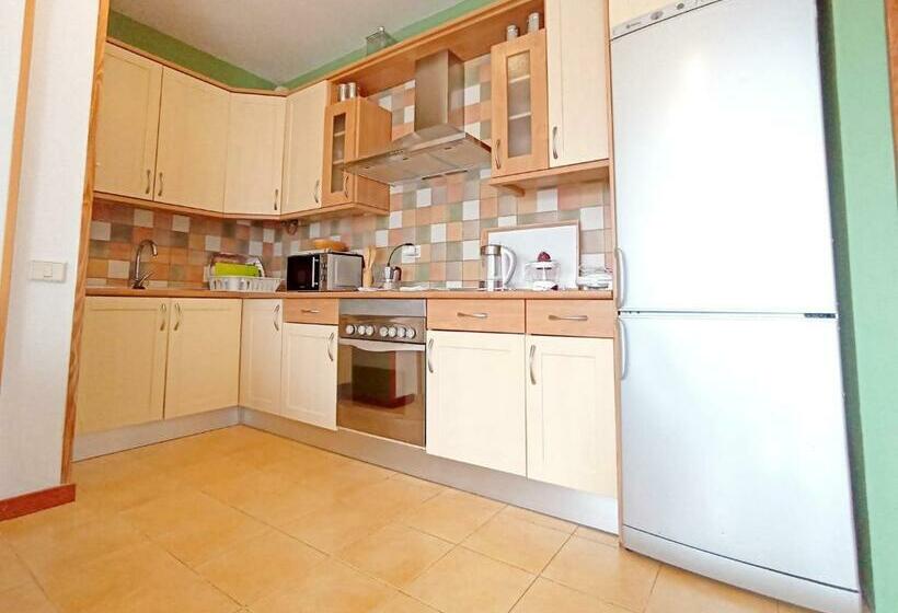 Lima Limon By The Sea, 2 Bedrooms, Central, High Speed Internet, Desk