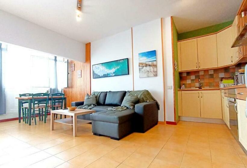 Lima Limon By The Sea, 2 Bedrooms, Central, High Speed Internet, Desk