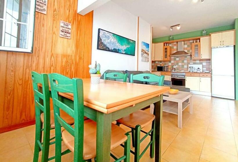 Lima Limon By The Sea, 2 Bedrooms, Central, High Speed Internet, Desk