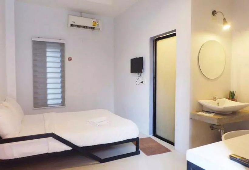 پانسیون Rin Guesthouse Pracharak Rd