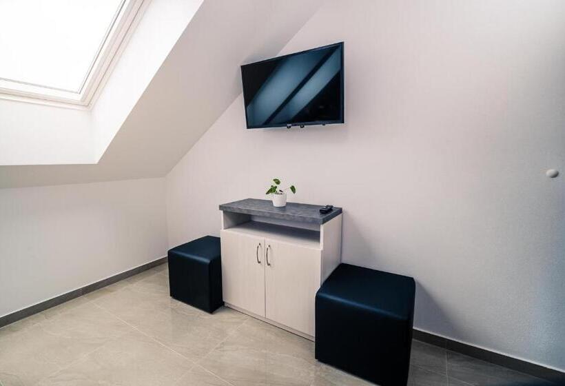 ペンション Penzion Vinařství Mikulica