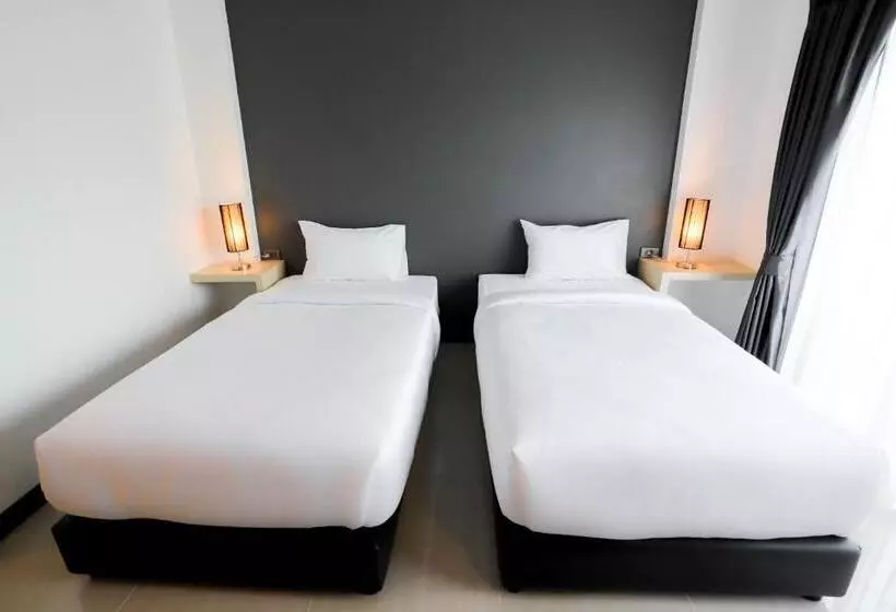 The Rest Hotel   ประจวบ