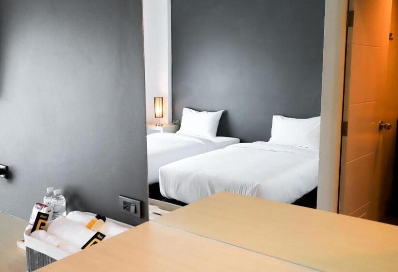 The Rest Hotel ประจวบ