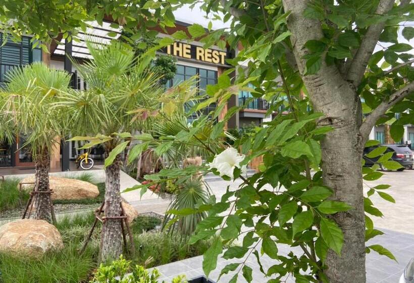 The Rest Hotel ประจวบ